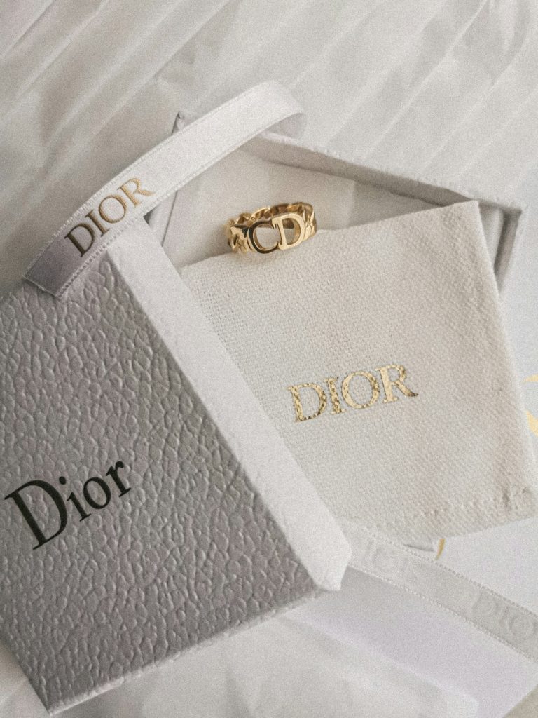 Dior ring packaging